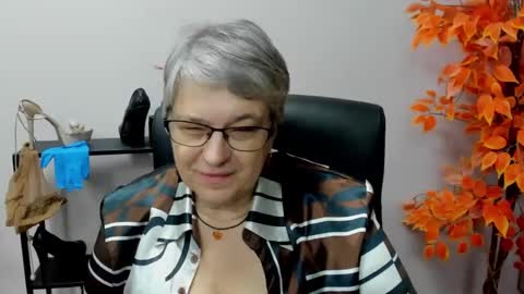 Snapshot of iris_xdesire chatting on 11, 12, 2024 I R I S online show from 11, 12, 2024