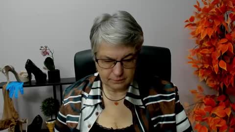 Snapshot of iris_xdesire chatting on 12, 12, 2024 I R I S online show from 12, 12, 2024
