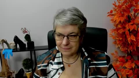 Snapshot of iris_xdesire chatting on 12, 12, 2024 I R I S online show from 12, 12, 2024