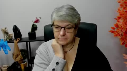 Snapshot of iris_xdesire chatting on 13, 12, 2024 I R I S online show from 13, 12, 2024