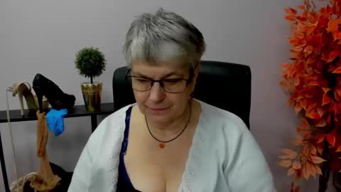 Snapshot of iris_xdesire chatting on 20, 12, 2024 I R I S online show from 20, 12, 2024