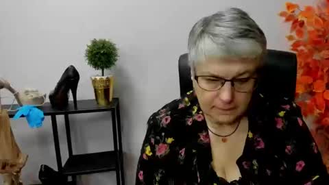Snapshot of iris_xdesire chatting on 30, 12, 2024 I R I S online show from 30, 12, 2024