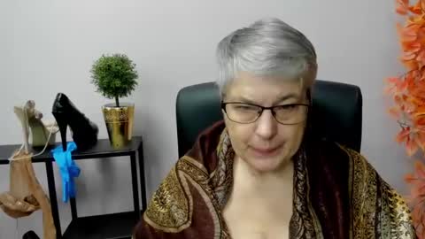 Snapshot of iris_xdesire chatting on 2, 1, 2025 I R I S online show from 2, 1, 2025