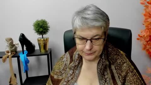 Snapshot of iris_xdesire chatting on 2, 1, 2025 I R I S online show from 2, 1, 2025