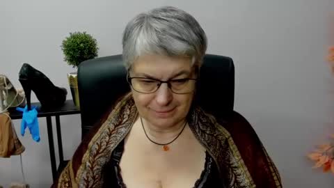 Snapshot of iris_xdesire chatting on 3, 1, 2025 I R I S online show from 3, 1, 2025
