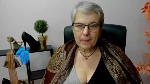 Snapshot of iris_xdesire chatting on 10, 1, 2025 I R I S online show from 10, 1, 2025