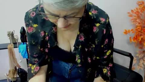 Snapshot of iris_xdesire chatting on 14, 1, 2025 I R I S online show from 14, 1, 2025