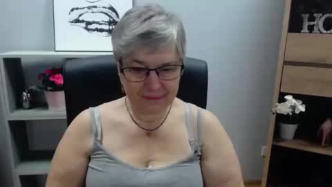 Snapshot of iris_xdesire chatting on 17, 1, 2025 I R I S online show from 17, 1, 2025