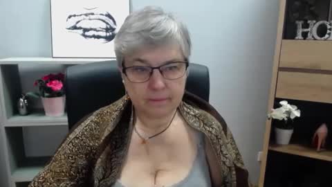 Snapshot of iris_xdesire chatting on 17, 1, 2025 I R I S online show from 17, 1, 2025