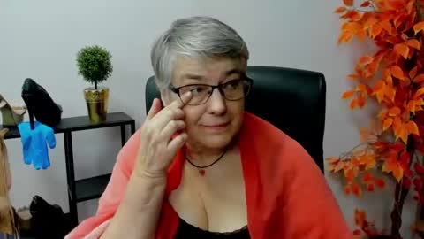 Snapshot of iris_xdesire chatting on 5, 2, 2025 I R I S online show from 5, 2, 2025