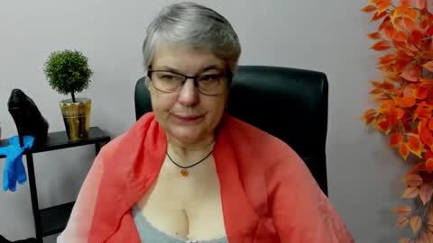Snapshot of iris_xdesire chatting on 6, 2, 2025 I R I S online show from 6, 2, 2025