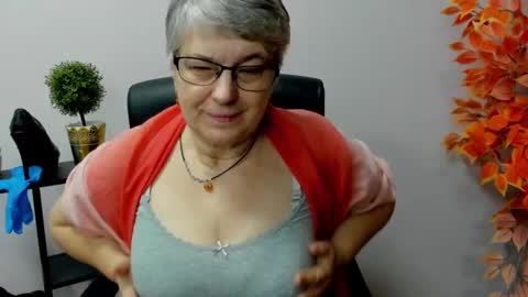 Snapshot of iris_xdesire chatting on 6, 2, 2025 I R I S online show from 6, 2, 2025