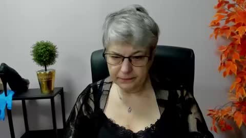 Snapshot of iris_xdesire chatting on 10, 3, 2025 I R I S online show from 10, 3, 2025