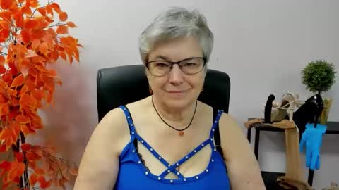Snapshot of iris_xdesire chatting on 24, 9, 2025 I R I S online show from 24, 9, 2025