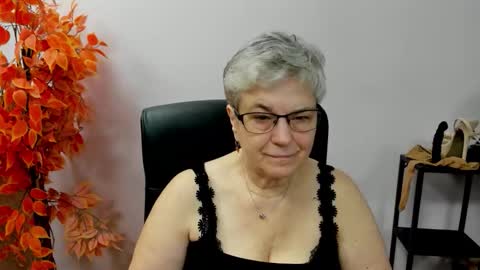 Snapshot of iris_xdesire chatting on 15, 10, 2025 I R I S online show from 15, 10, 2025