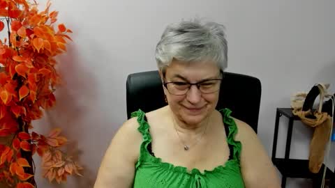 Snapshot of iris_xdesire chatting on 17, 10, 2025 I R I S online show from 17, 10, 2025