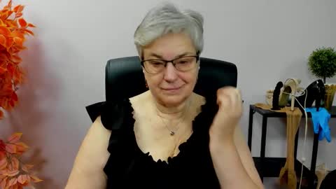 Snapshot of iris_xdesire chatting on 30, 10, 2025 I R I S online show from 30, 10, 2025