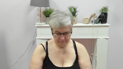 I R I S online show from 17, 12, 2025