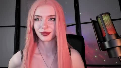 Miss Iris Fansly Miss Iris new inst.  online show from 30, 1, 2025