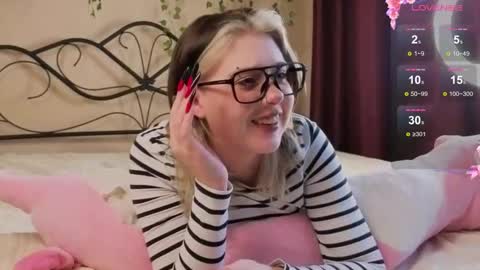 Snapshot of irissocute chatting on 19, 9, 2025 I am Cutie Iris3 online show from 19, 9, 2025