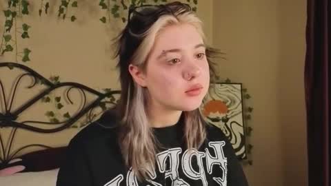 Snapshot of irissocute chatting on 29, 10, 2025 I am Cutie Iris3 online show from 29, 10, 2025