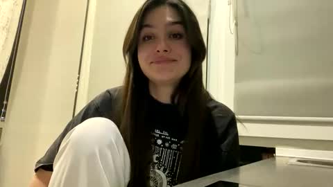 Snapshot of irisss31 chatting on 5, 5, 2026 irisss31 online show from 5, 5, 2026