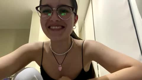 Snapshot of irisss31 chatting on 25, 5, 2026 irisss31 online show from 25, 5, 2026