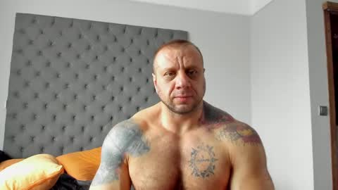 ironhulk22 online show from 18, 3, 2026