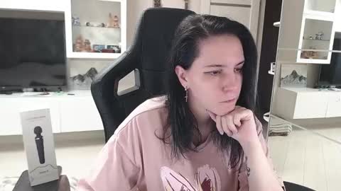 Irwi Tomboy online show from 17, 1, 2025