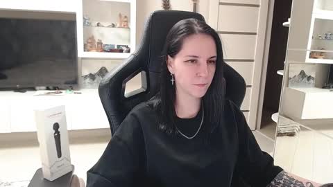 Irwi Tomboy online show from 29, 1, 2025