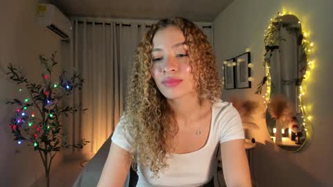 Snapshot of isa_____ chatting on 7, 1, 2025 isa_____ online show from 7, 1, 2025