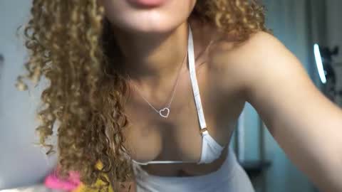 Snapshot of isa_____ chatting on 8, 9, 2025 isa_____ online show from 8, 9, 2025