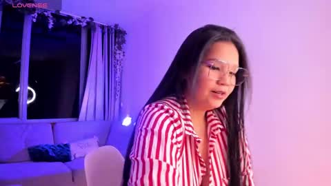 Snapshot of isa__rose chatting on 2, 10, 2025 isa rose online show from 2, 10, 2025