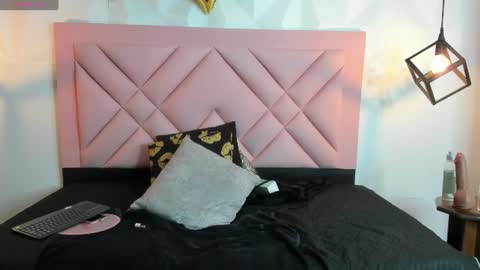 Snapshot of isa_cute_1 chatting on 12, 7, 2026 ISABELLA online show from 12, 7, 2026