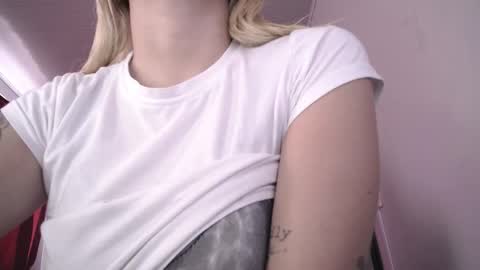 Isabella  online show from 19, 4, 2026