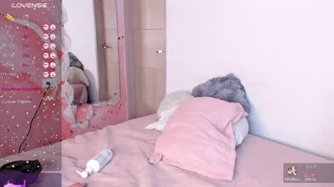 Snapshot of isa_jonness_ chatting on 5, 6, 2026 oIssaJonneso online show from 5, 6, 2026