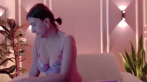 Isabella online show from 25, 2, 2026