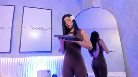 Snapshot of isa_little4u chatting on 15, 6, 2026 online show from 15, 6, 2026