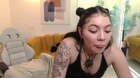 Snapshot of isa_reel chatting on 4, 3, 2025 ISA online show from 4, 3, 2025