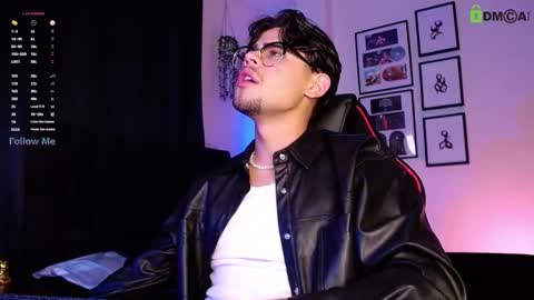 Snapshot of isaac_saenz chatting on 12, 1, 2026 Isaac Saenz. online show from 12, 1, 2026