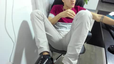 Snapshot of isaac_winter_ chatting on 7, 10, 2025 Isaac online show from 7, 10, 2025