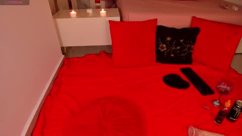 Snapshot of isabel_escorcia chatting on 9, 3, 2025 Isabel online show from 9, 3, 2025