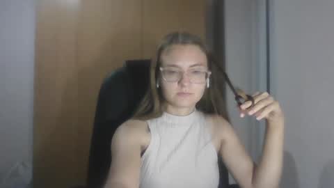 Snapshot of isabel_loveee chatting on 17, 9, 2025 isabel_loveee online show from 17, 9, 2025