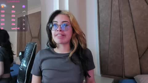 isabela Collins online show from 11, 11, 2025