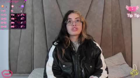 isabela Collins online show from 15, 11, 2025