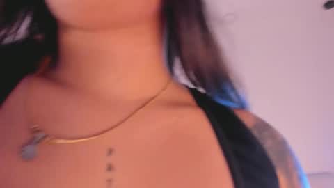 Snapshot of isabela_franco_ chatting on 5, 3, 2025 Isabela online show from 5, 3, 2025