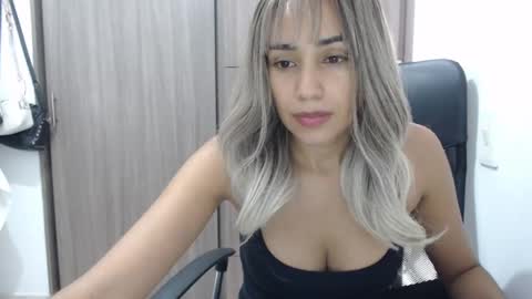 Snapshot of isabela_oh chatting on 11, 3, 2025 Isabela online show from 11, 3, 2025