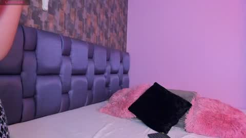 Snapshot of isabelaangell chatting on 31, 12, 2024 Isabela Angell online show from 31, 12, 2024