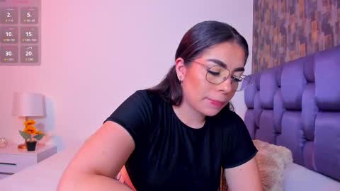 Snapshot of isabelaangell chatting on 28, 2, 2025 Isabela Angell online show from 28, 2, 2025