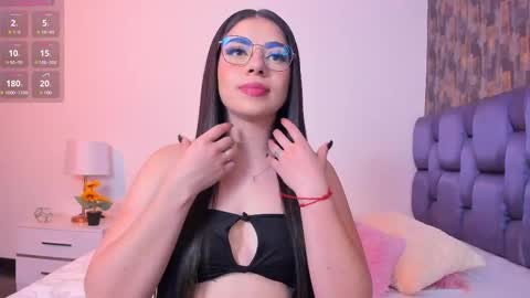 Snapshot of isabelaangell chatting on 4, 3, 2025 Isabela Angell online show from 4, 3, 2025